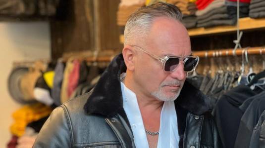 Tapó sus canas: Luis Jara sorprende con llamativo cambio de look
