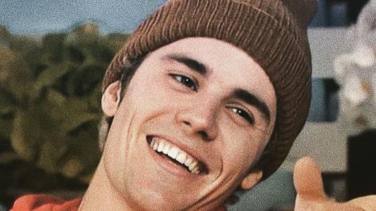 Justin Bieber suma a una fan en su En Vivo y la joven estaba desnuda