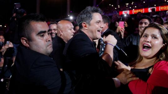 FOTOS: El alocado comienzo del show de Alejandro Sanz