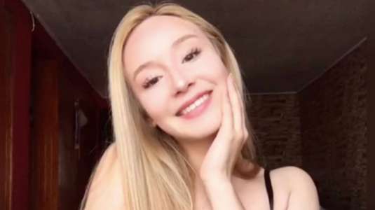 El misterio de la tiktoker chilena con la cintura más pequeña que hayas visto