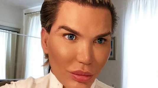 Ken Humano inicia transformación para parecerse a Jennifer Lopez