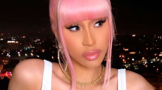 Cardi B presume lujosa sorpresa que recibió en el Día de la Madre