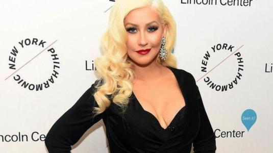 Christina Aguilera aparece irreconocible en entrevista