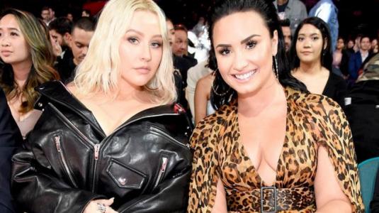 Christina Aguilera presentó himno a la mujer en los Billboard junto a Demi Lovato