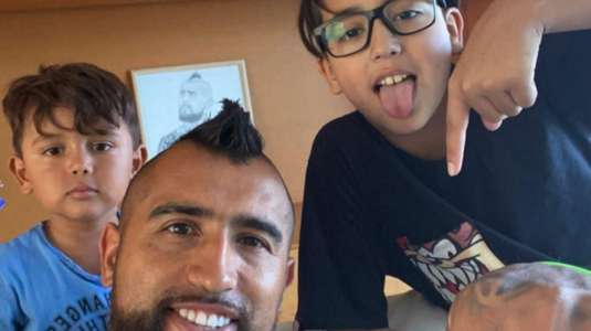 Arturo Vidal y su hijo se reencuentran en medio de rumores de distanciamiento