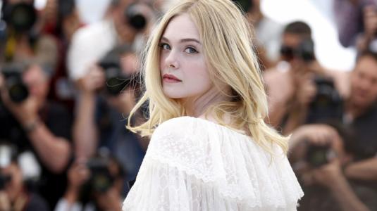 Ella Fanning fue víctima de las pifias en Cannes