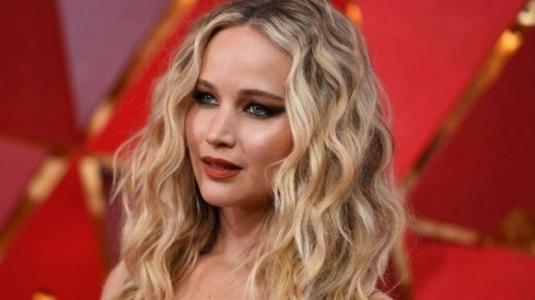 Jennifer Lawrence luce irreconocible con ropa casual