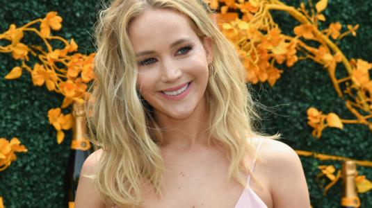 A días de la boda, Jennifer Lawrence y su novio son captados muy románticos