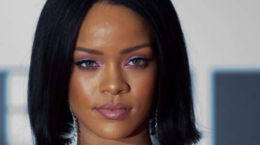Rihanna renuncia a su mansión en Hollywood