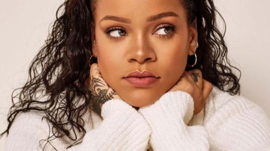 Rihanna dona 5 millones de dólares para ayudar a combatir el coronavirus