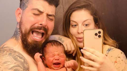 Sargento Rap se tatuó una enorme foto de su pareja en la espalda