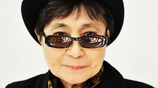 Yoko Ono es hospitalizada de urgencia por accidente cerebro vascular 