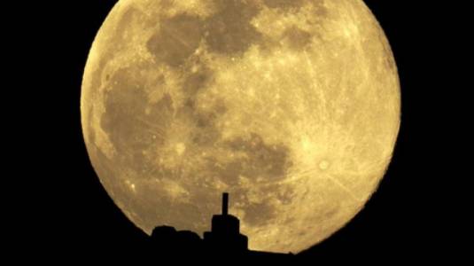 luna de gusano