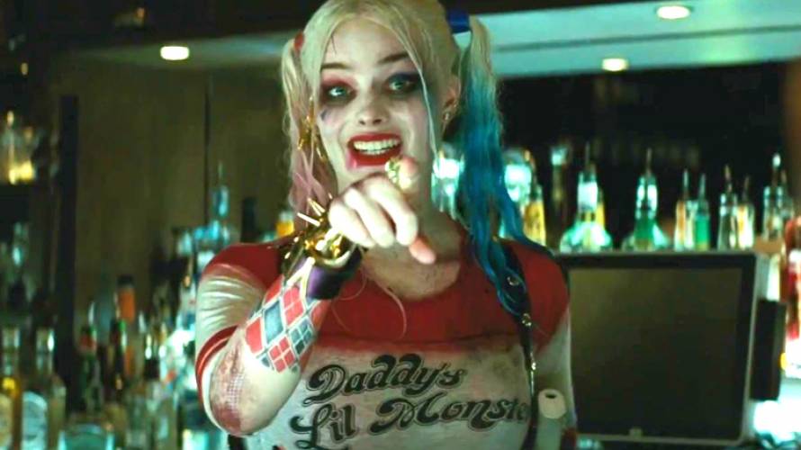 de que color tiene el pelo harley quinn