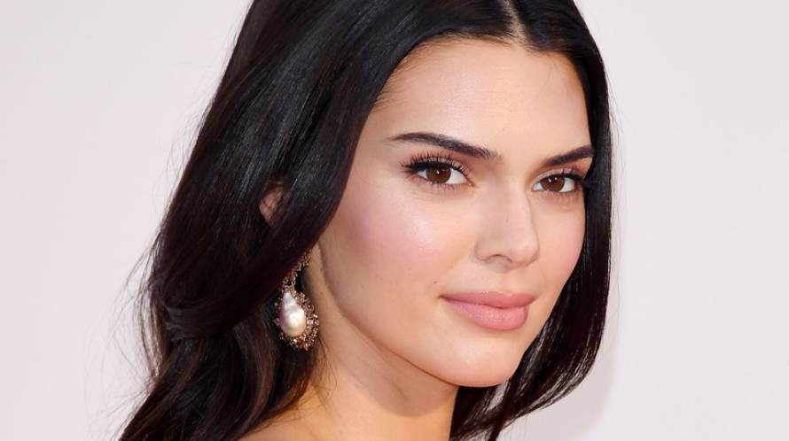 Kendall Jenner Sale De Paseo Por Hollywood En Cuarentena Y