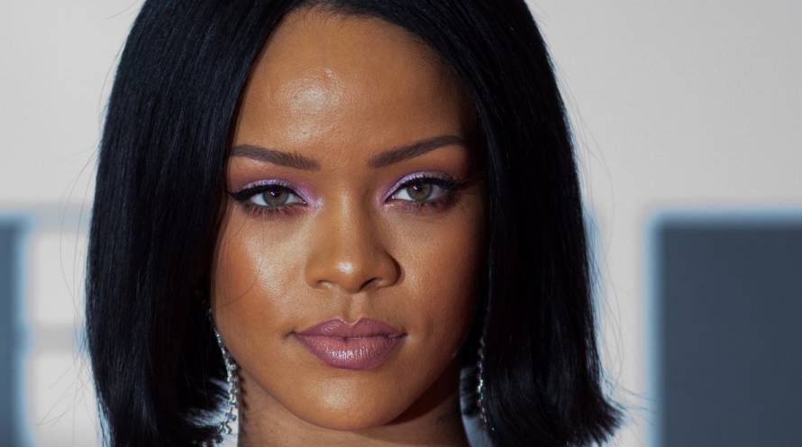 Rihanna renuncia a su mansión en Hollywood