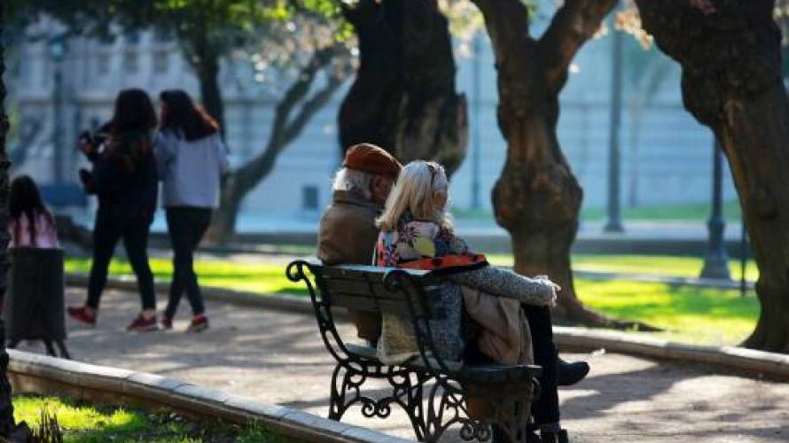 Bono Bodas de Oro: Así puede obtener el beneficio