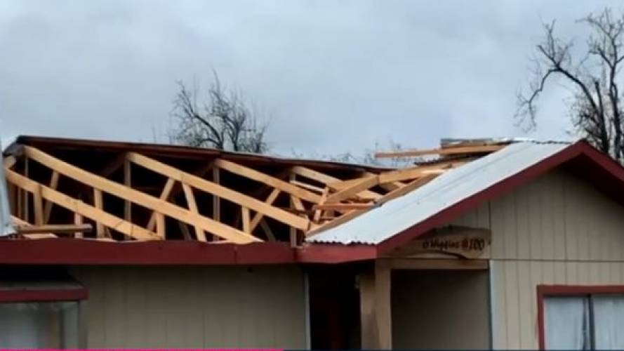 Al menos 20 casas con daños tras tornado en Tucapel
